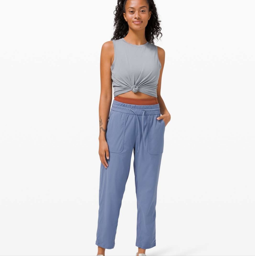 Lululemon Beyond The Studio Crop Size 6